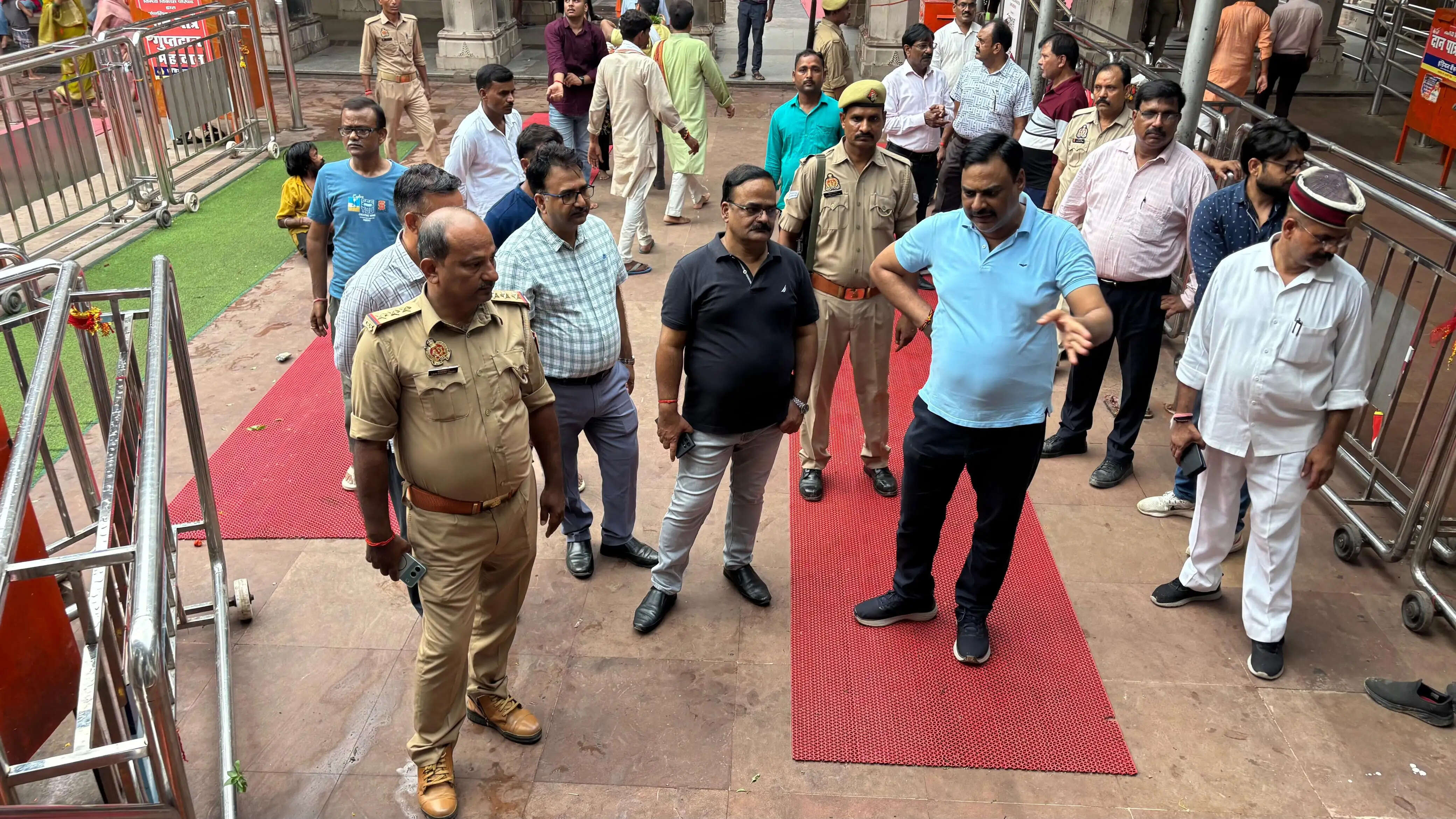 मुख्यमंत्री योगी के आने से पहले सबकुछ दुरुस्त करने में जुटा प्रशासन, डीएम ने संभाली कमान