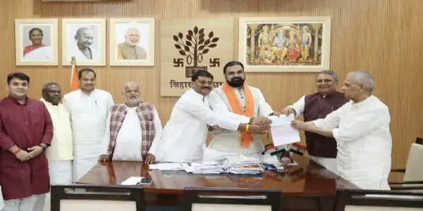 जदयू&nbsp;कोटे के मंत्री, प्रदेश अध्यक्ष, विधायकों एवं विधान पार्षदों ने मुख्यमंत्री राहत कोष में दिया एक माह का वेतन