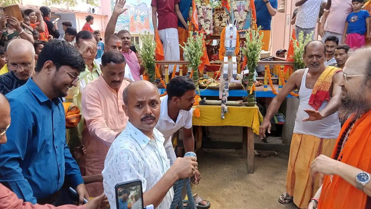 देवघर में श्रद्धा व उल्लास के साथ निकली भगवान जगन्नाथ की रथयात्रा