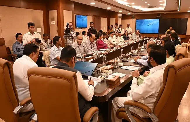 महाराष्ट्र में जल संसाधन योजनाओं के प्रभावी क्रियान्वयन को लेकर हुई उच्चस्तरीय बैठक