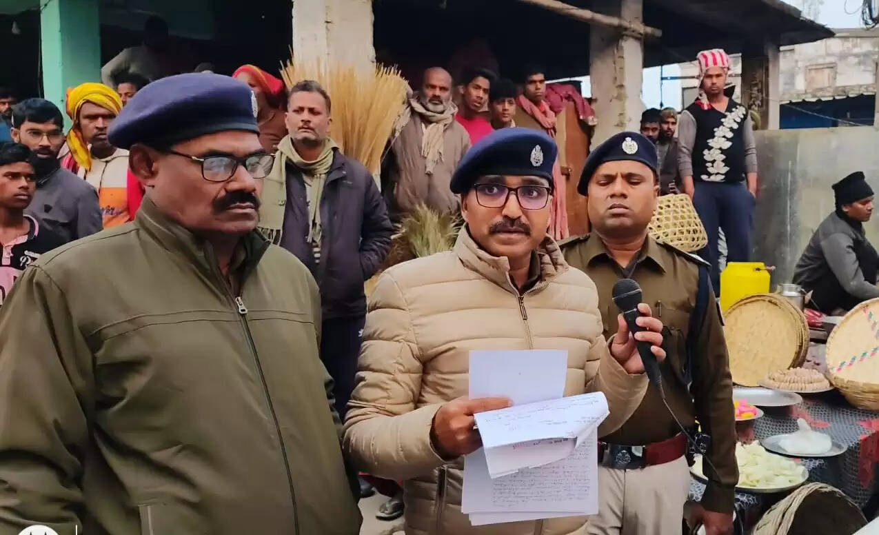 &nbsp;जिला परिषद सदस्य के पति के घर पुलिस ने किया कुर्की&nbsp;