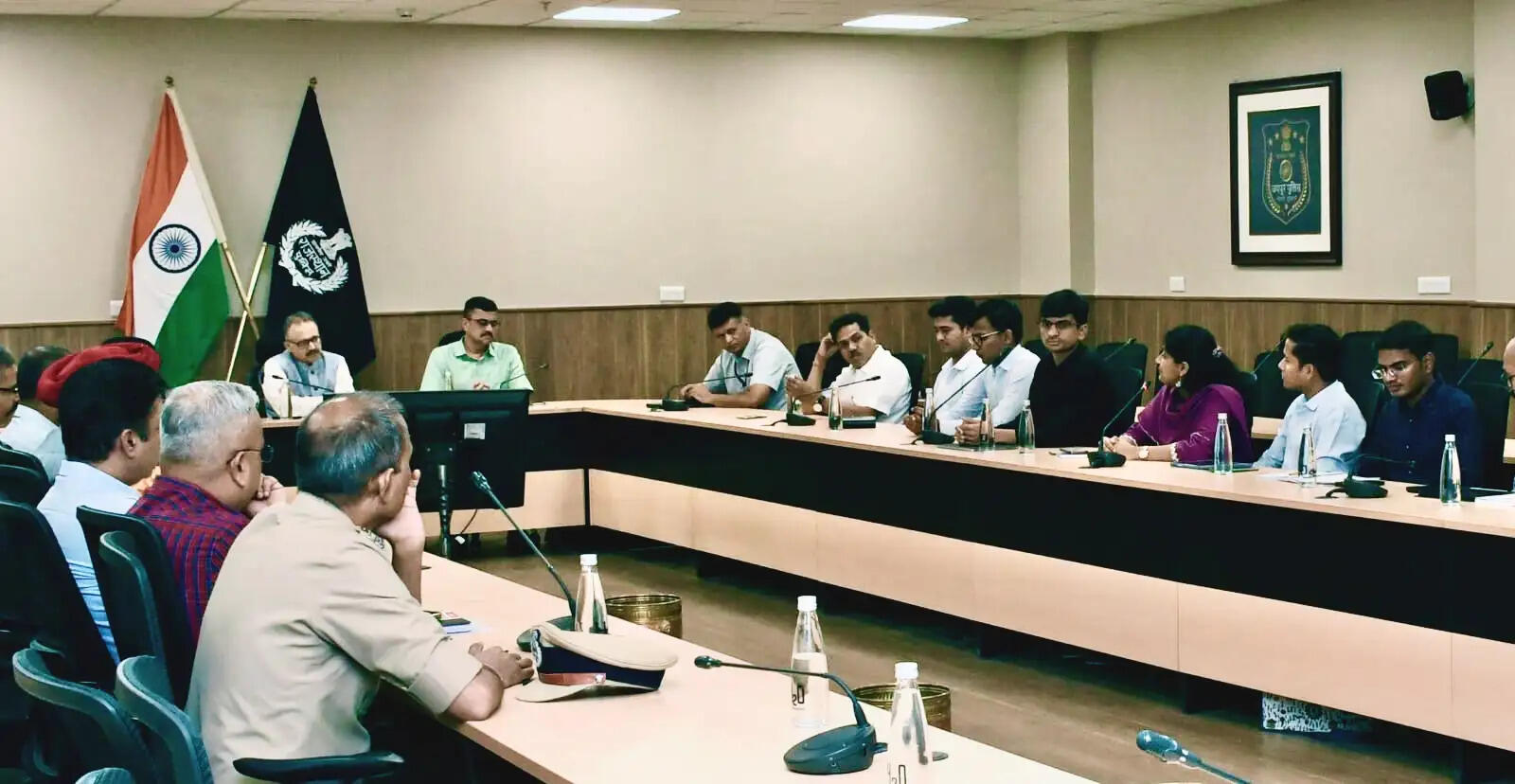 पुलिस मुख्यालय में प्रोबेशनर आईएएस अधिकारियों ने किया भ्रमण