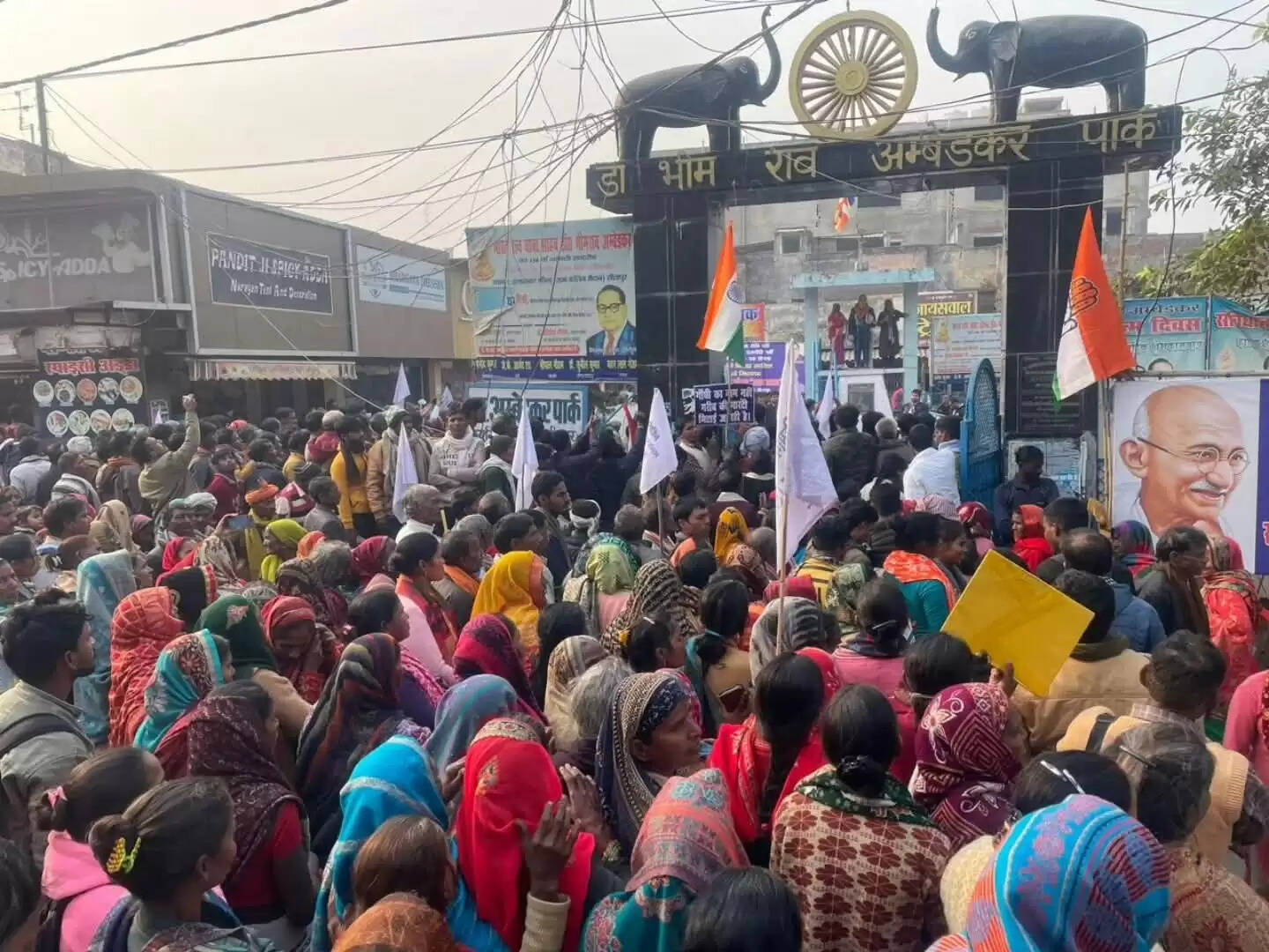 मनरेगा से गांधी का नाम हटाने के विरोध में सांसद राकेश राठौर का उपवास-सत्याग्रह