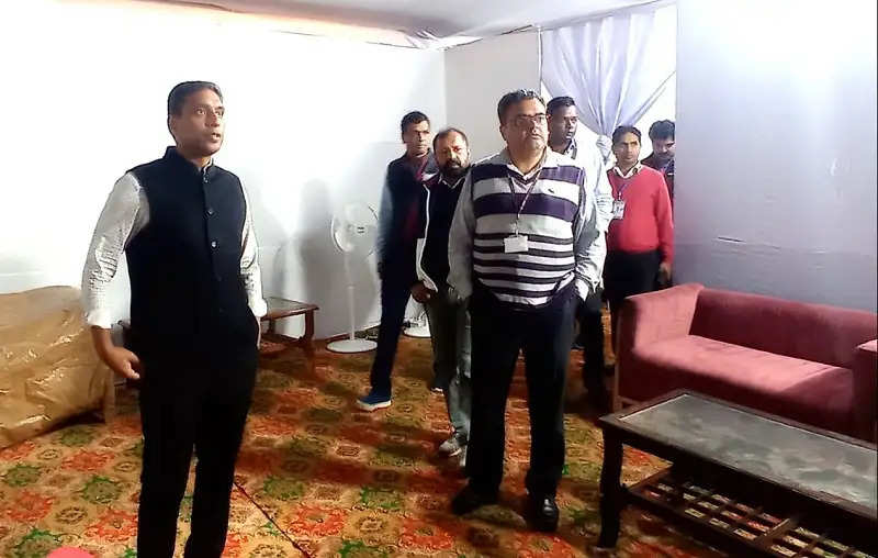 मप्र विस चुनावः भोपाल कमिश्नर डॉ. शर्मा ने किया मतगणना स्थल का निरीक्षण