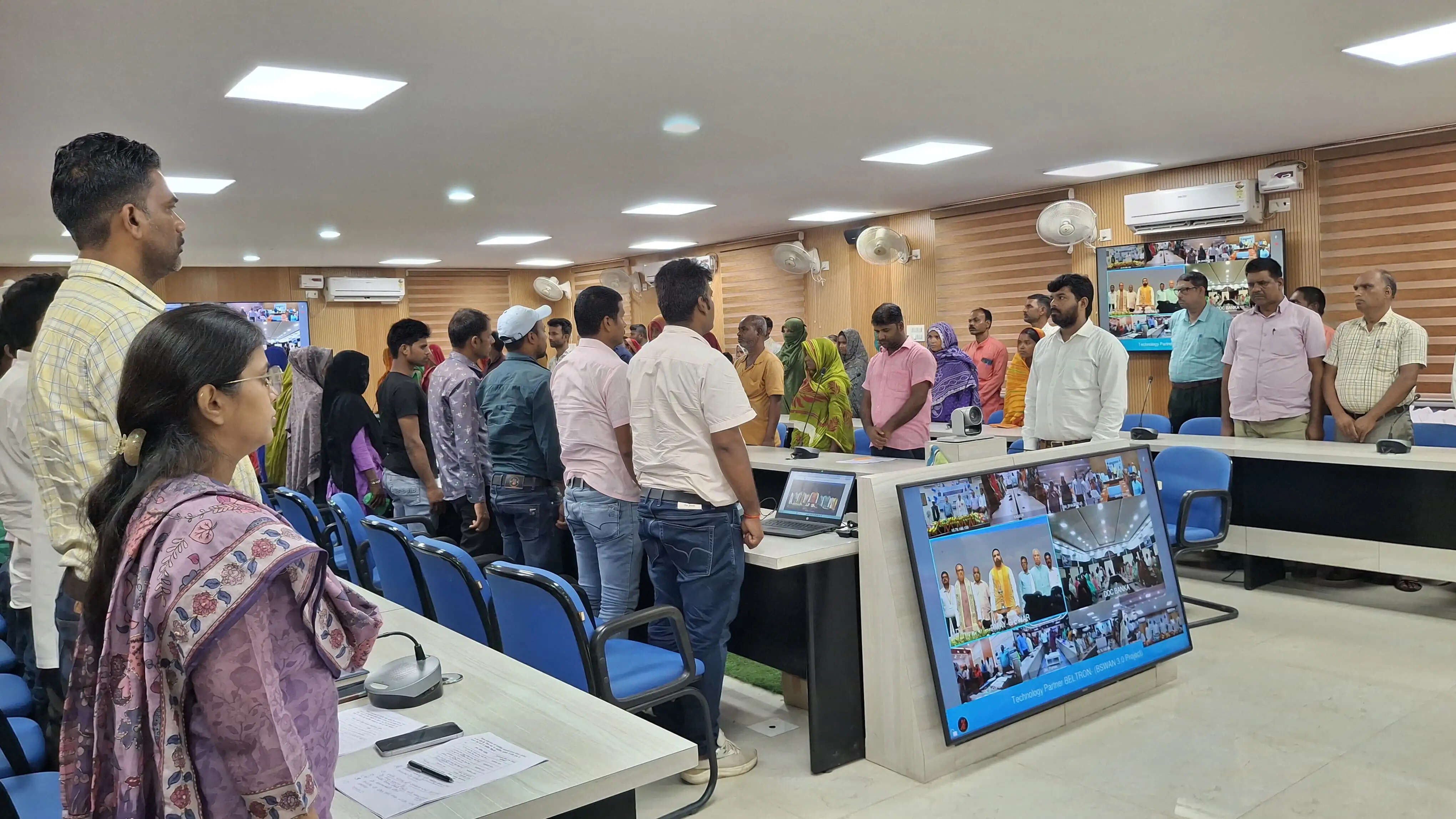 प्रधानमंत्री आवास योजना के लाभुकों को मिला स्वीकृति पत्र, बधाई पत्र व आवास की प्रतीकात्मक चाबी