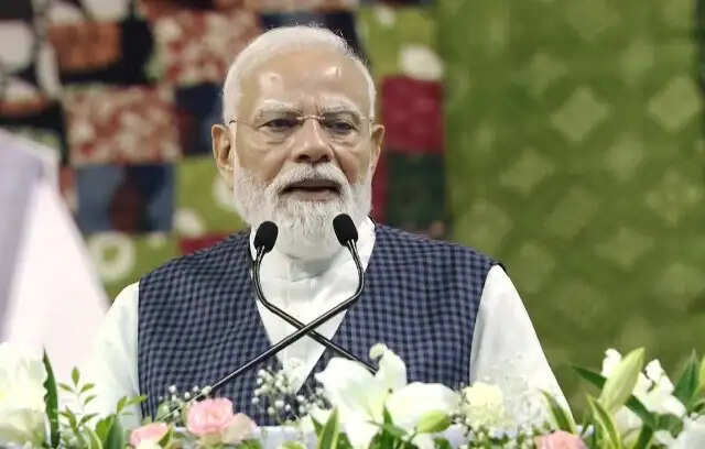 आत्मनिर्भर भारत का मजाक उड़ाने वालों ने देश को दूसरों पर निर्भर बनाए रखा था : मोदी