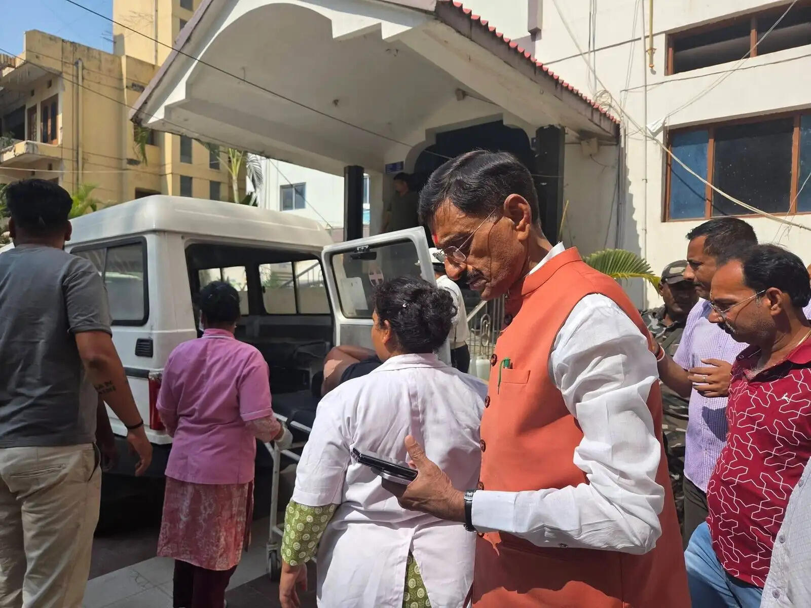 जमीन कारोबारी को अपराधियों ने मारी गोली, गंभीर