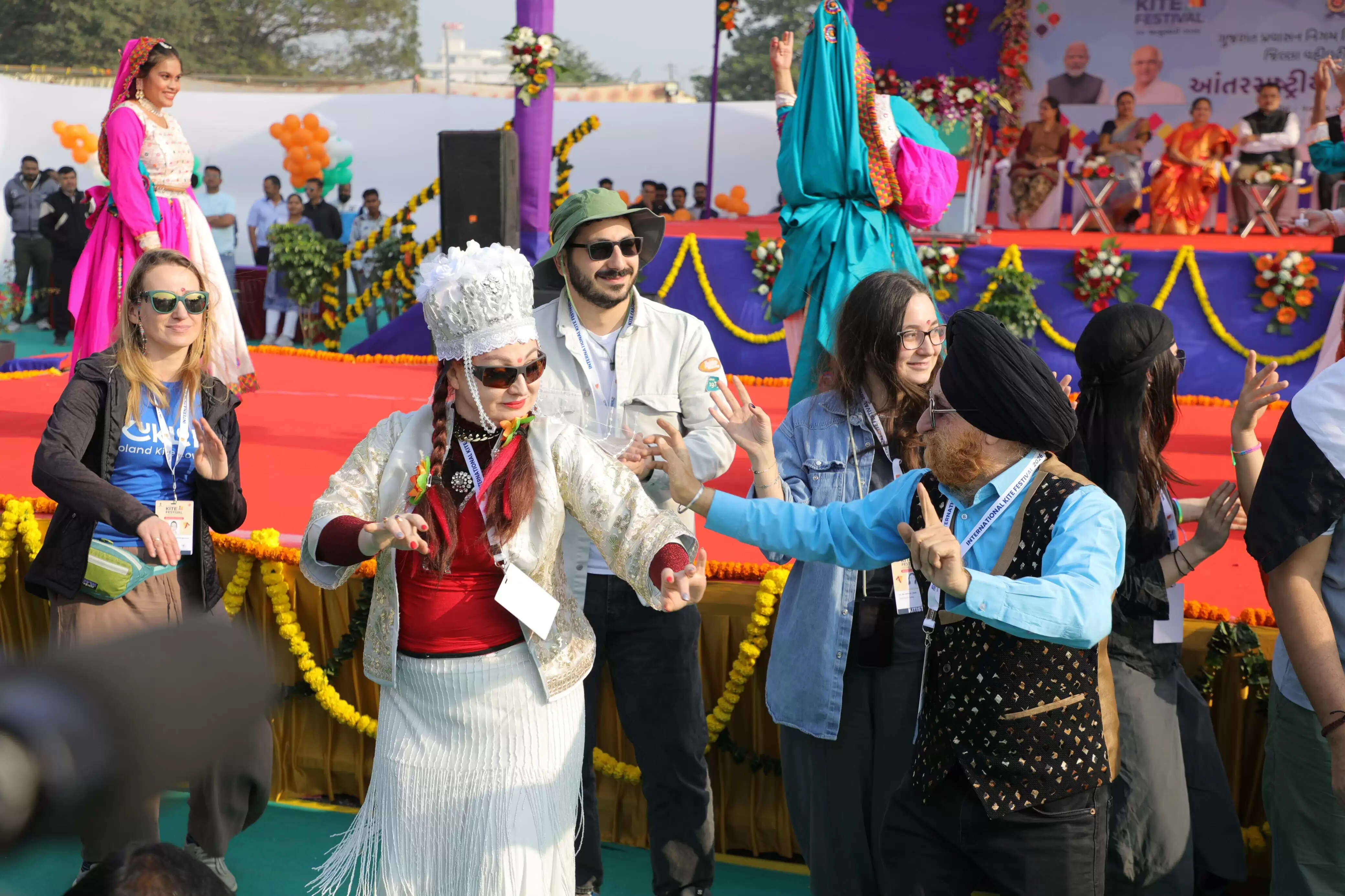 अंतरराष्ट्रीय पतंग महोत्सव-2026 : सूरत के रिवरफ्रंट पर देश-विदेश के 94 पतंगबाज बने आकर्षण का केंद्र