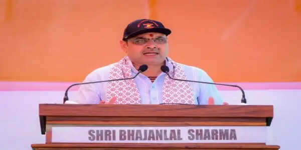 चूरू में गौरव सेनानी समारोह: मुख्यमंत्री ने सैनिकों के योगदान को बताया राष्ट्र की प्रेरणा