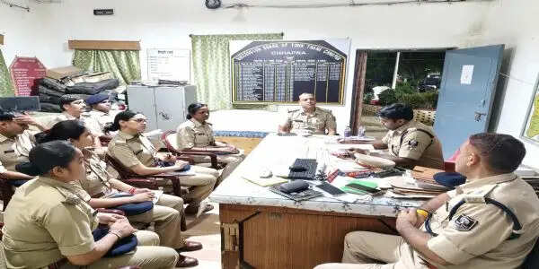 देर रात सड़कों पर उतरे एसएसपी, नगर थाने का भी किया औचक निरीक्षण