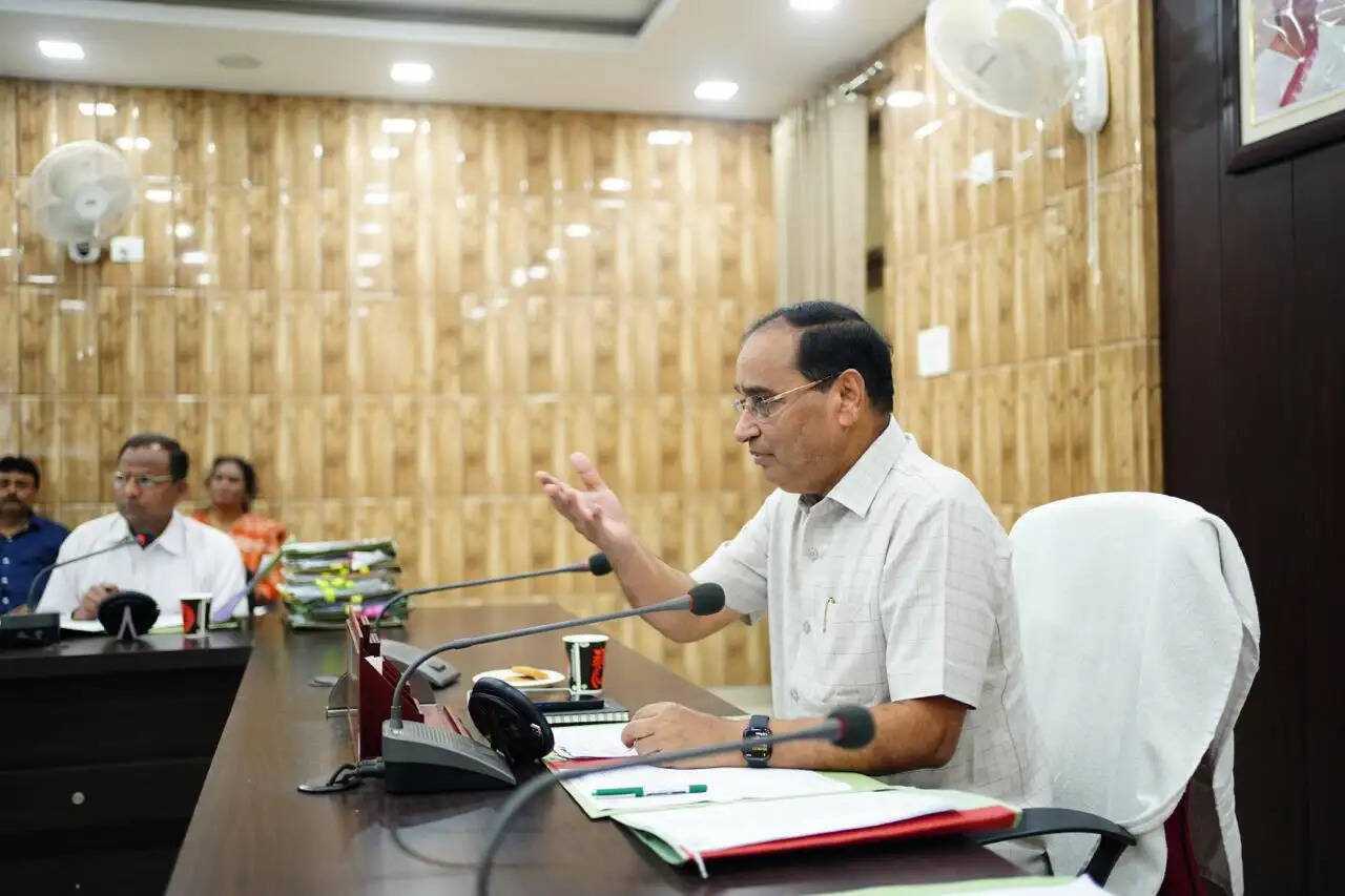 डीडीयू में नवप्रवेशित छात्रों की प्रथम सेमेस्टर परीक्षाएं मिश्रित पद्धति से होंगी
