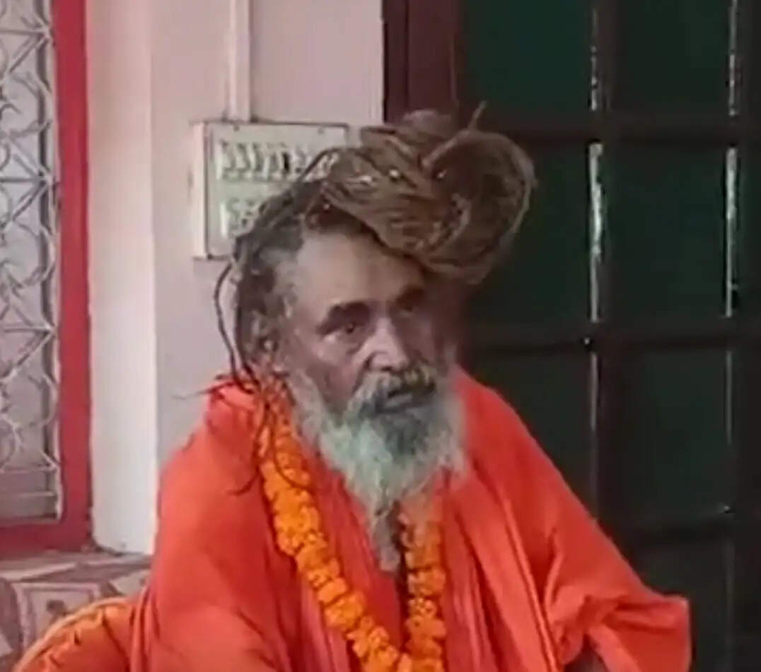 कैथल: हत्या के आरोपी महंत को ग्रामीणों ने दिया गांव निकाला, महेश पुरी को सौंपी डेरे की गद्दी