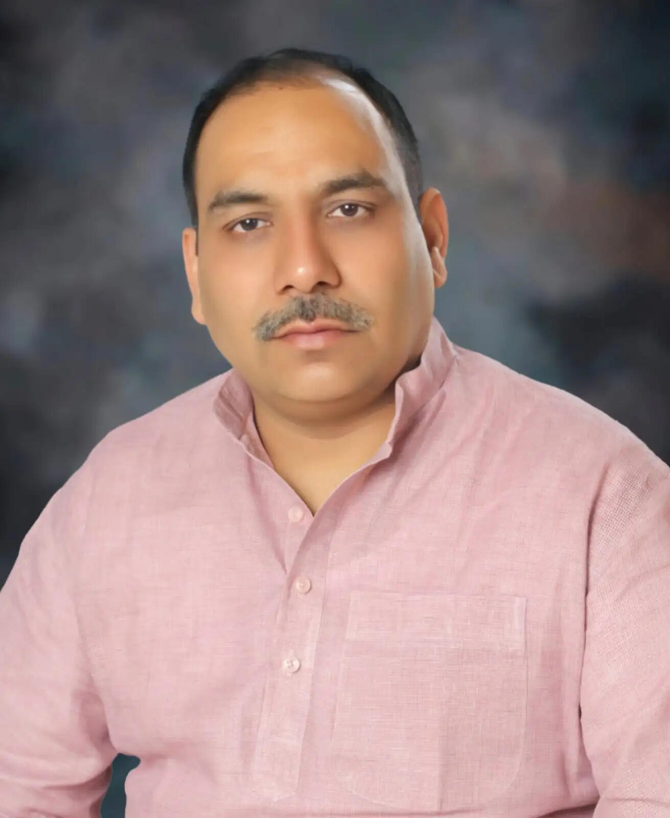 प्रधानमंत्री के आह्वान के बाद मंत्रियों के काफिले व आचरण पर कांग्रेस ने उठाए सवाल