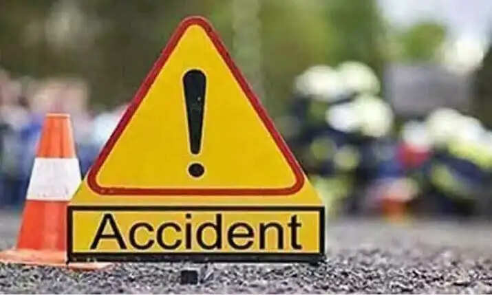 कैंटर चालक ने मारी बाइक में टक्कर, युवक की मौत