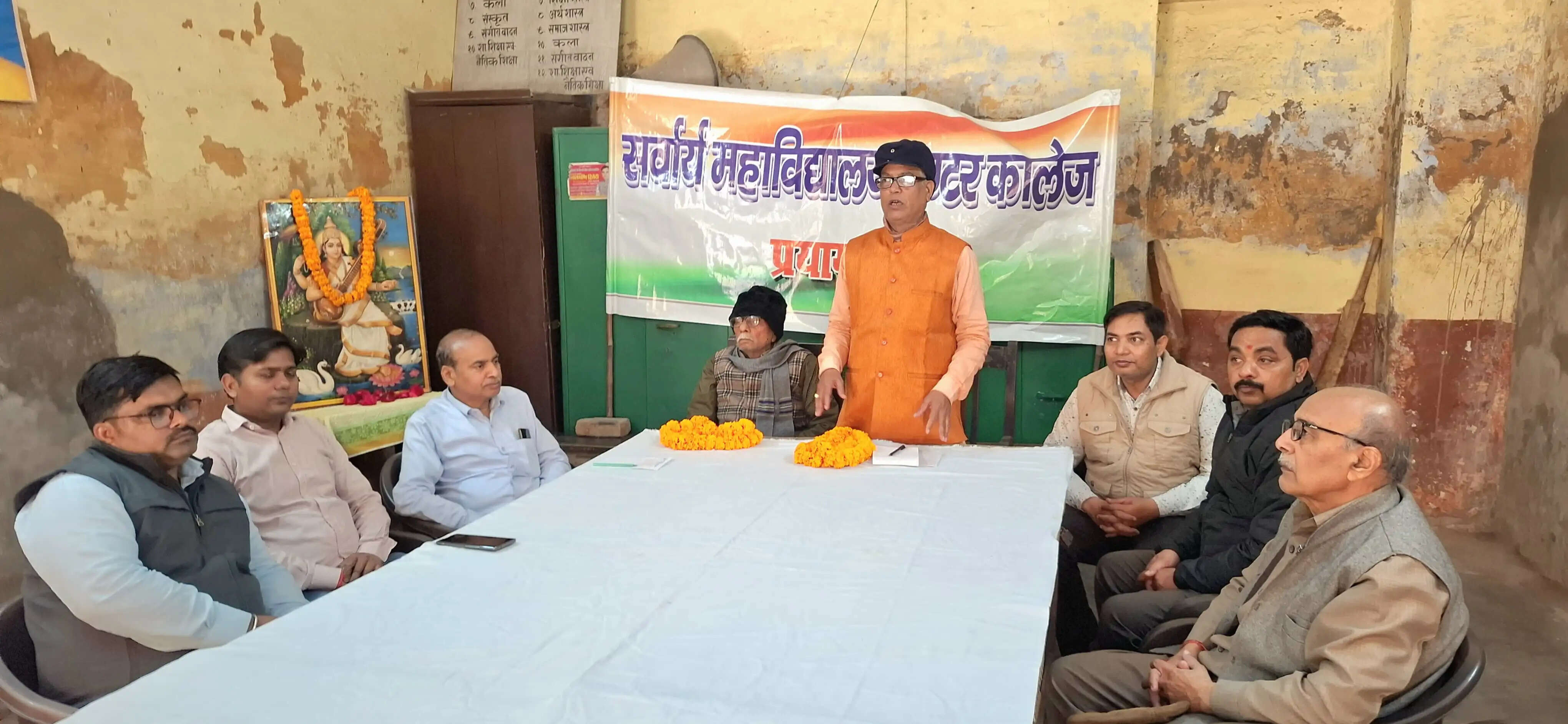 हिन्दी को रोमन में लिखना संविधान का अपमान : डॉ मुरार जी त्रिपाठी