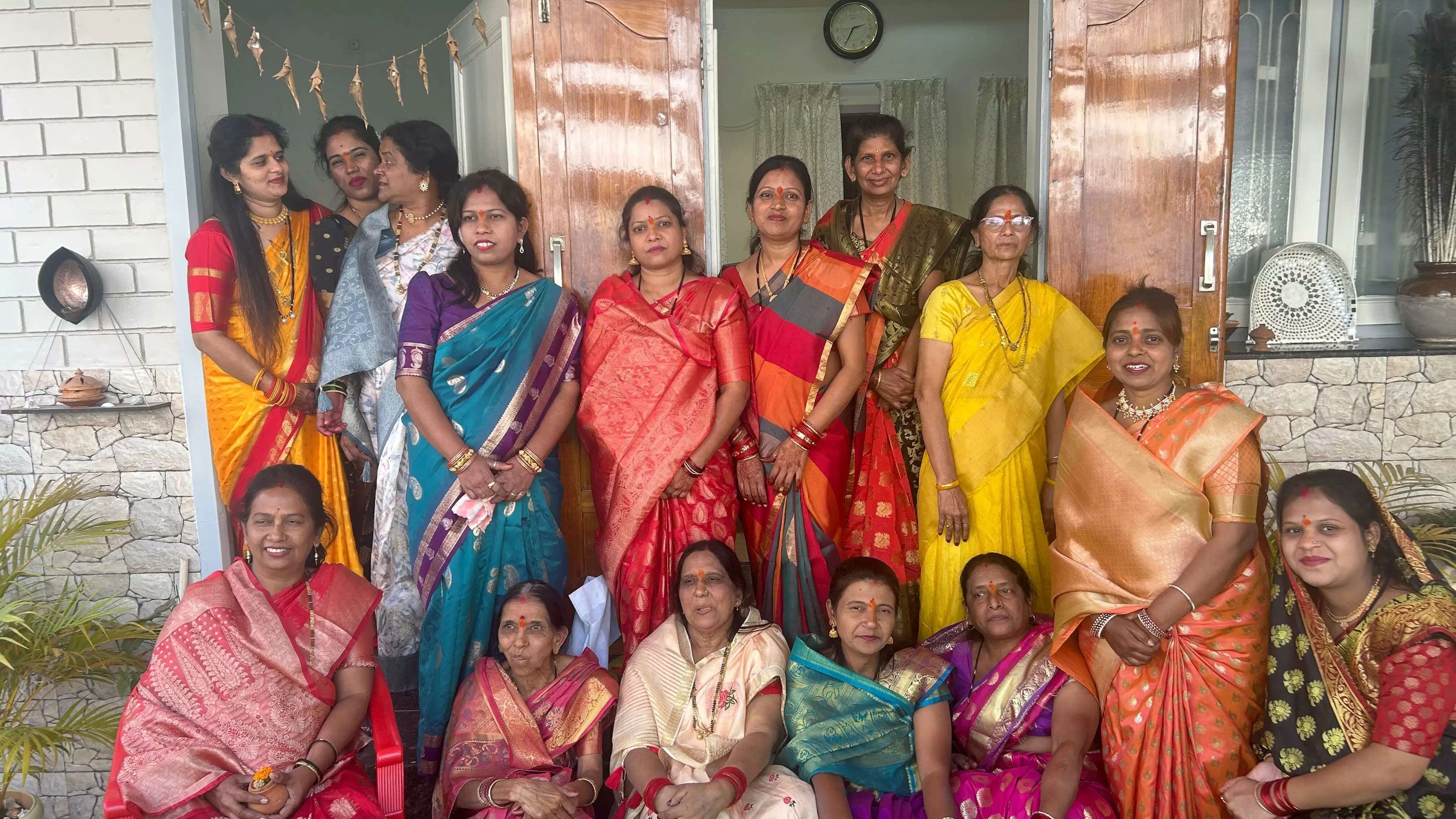 सुगड़ा बदलकर मराठा समाज की महिलाओं ने मनाया संक्रांति पर्व, दिखा उत्साह