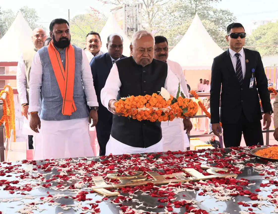 देशरत्न डॉ. राजेन्द्र प्रसाद की 63वीं पुण्यतिथि पर मुख्यमंत्री नीतीश कुमार ने किया नमन