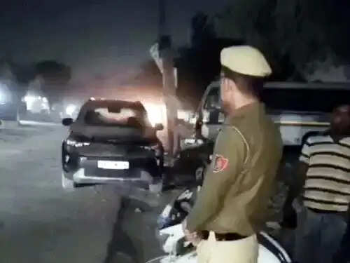 फरीदाबाद : कार के अंदर मिली दो सगे भाइयों की लाश