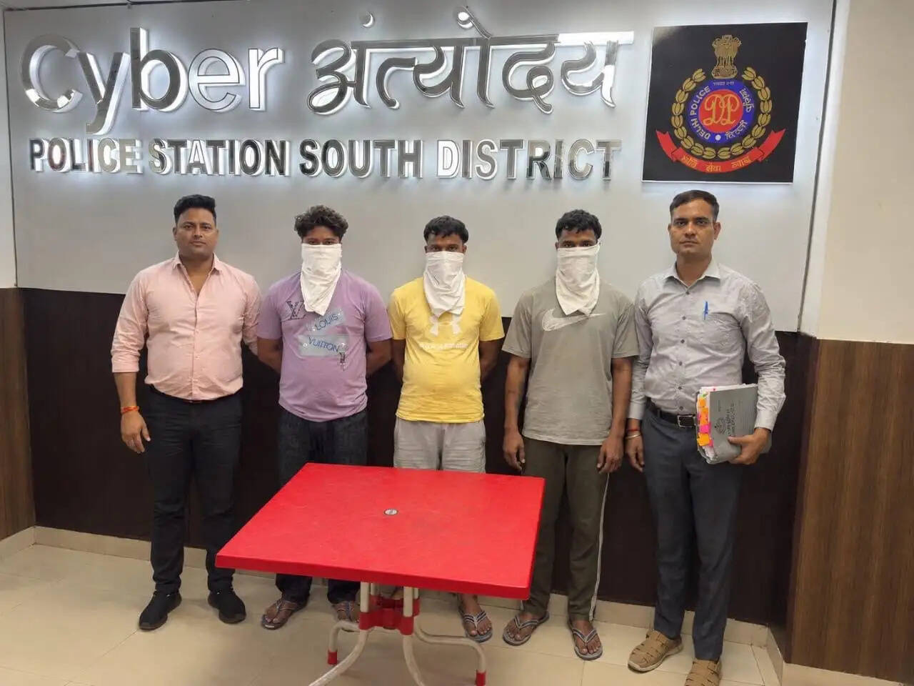 छह लाख रुपये की साइबर ठगी में कठुआ निवासी रितिश कुमार मेहरा समेत दो गिरफ्तार