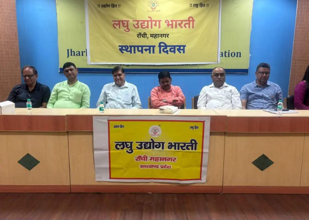 विदेशी की जगह स्वदेशी उत्पादों को अपनाएं: गोपाल शर्मा