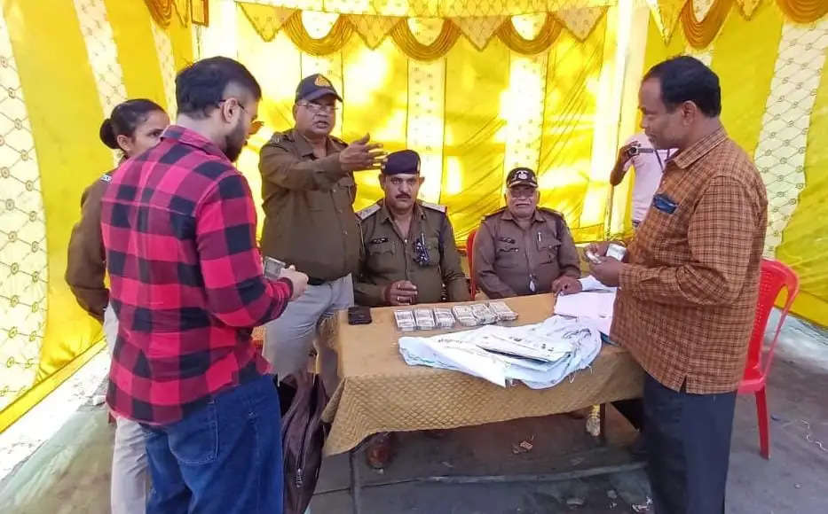 अनूपपुर: पुलिस एवं एसएसटी टीम ने अनूपपुर शहडोल सीमा पर जब्त किए 4 लाख रुपए