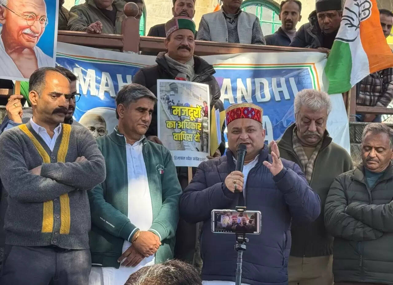 मनरेगा का नाम बदलने पर कांग्रेस में आक्रोश, शिमला में प्रदर्शन