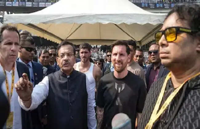 फुटबॉल खिलाड़ी मेसी के कार्यक्रम को लेकर विवाद पर फिर गरमाई सियासत, शतद्रु दत्ता ने सौरव गांगुली के बयान पर दिया जवाब