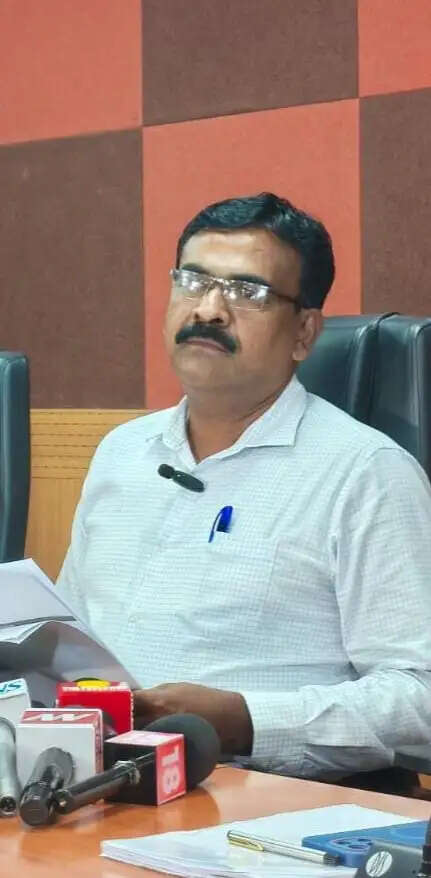 शिक्षकों को आवश्यकता पड़ने पर ही लगाएं एसआईआर अभियान में : के रवि कुमार