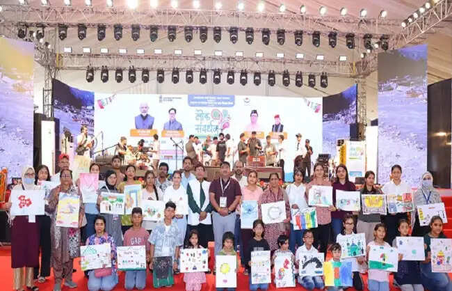 छठे लोक संवर्धन पर्व में ज्योति नूरां की प्रस्तुति ने बांधा समां, उमड़ी भारी भीड़