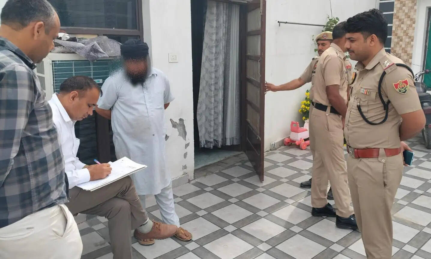 कैथल: गुहला-चीका क्षेत्र में नशा तस्करों के ठिकानों पर सर्च अभियान, सात टीमाें में 60 पुलिस कर्मियाें ने 60 घरों की जांच