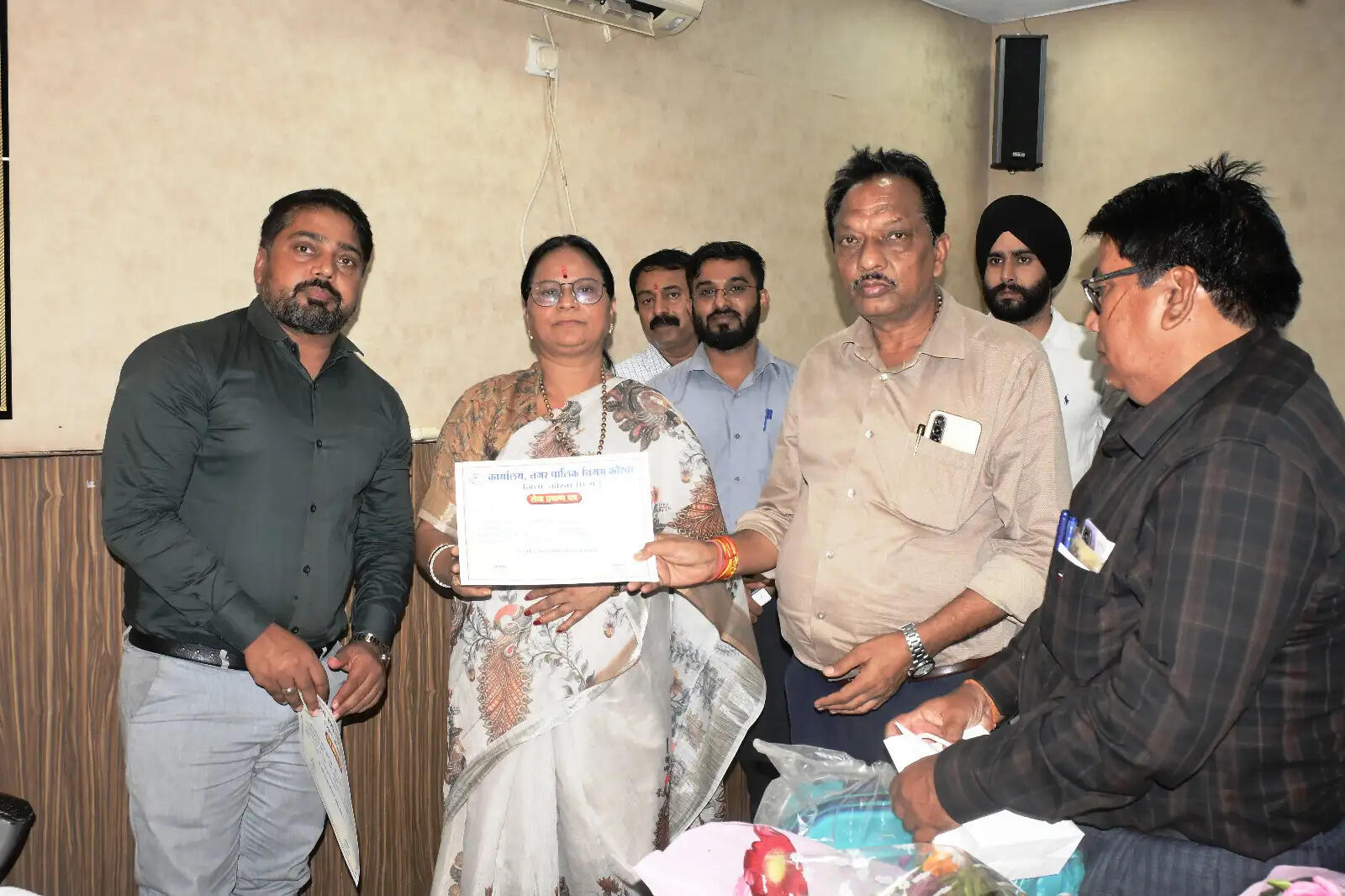 कोरबा में अधीक्षण अभियंता सुरेश बरूआ और समयपाल सीताराम पटेल 39 और 41 वर्ष की सेवा के बाद हुए सेवानिवृत्त