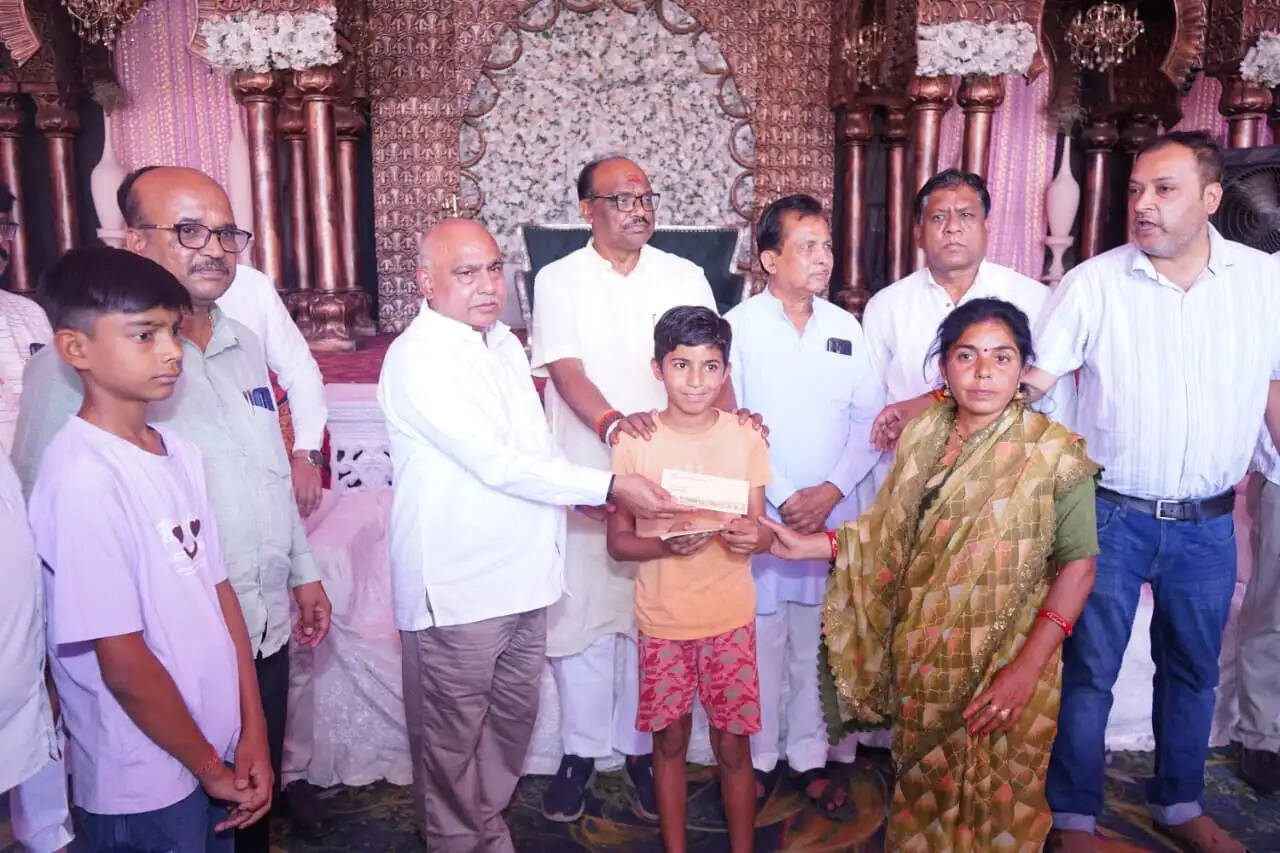 59 बेसहारा बच्चों की शिक्षा से लेकर भविष्य निर्माण तक की जिम्मेदारी निभाएगा ‘विजय सेवा न्यास’