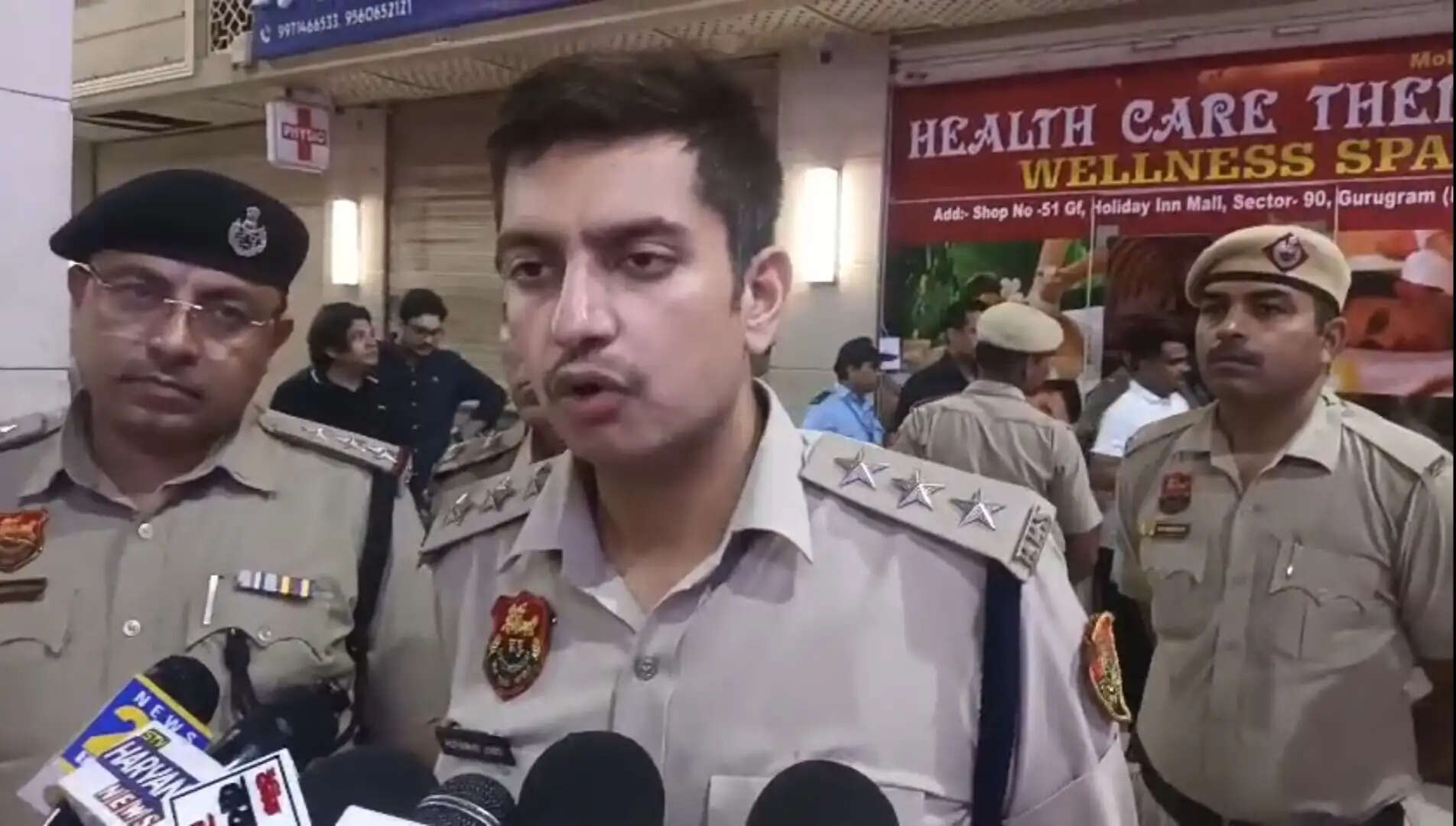 गुरुग्राम के मॉल में 18 स्पा सेंटरों पर पुलिस व महिला आयोग की छापेमारी