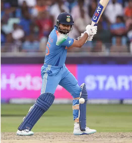 विजय हजारे ट्रॉफी में अमन राव का दोहरा शतक, चोट से वापसी पर श्रेयस अय्यर का अर्धशतक