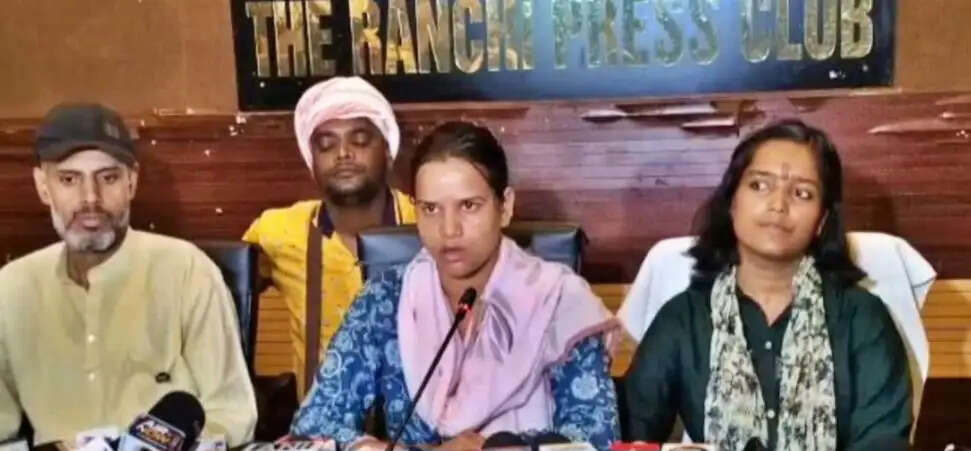 जेपीएससी-जेएसएससी आंदोलन: अमीषा प्रसाद ने पुलिस कार्रवाई पर उठाए सवाल, सीबीआई जांच की मांग