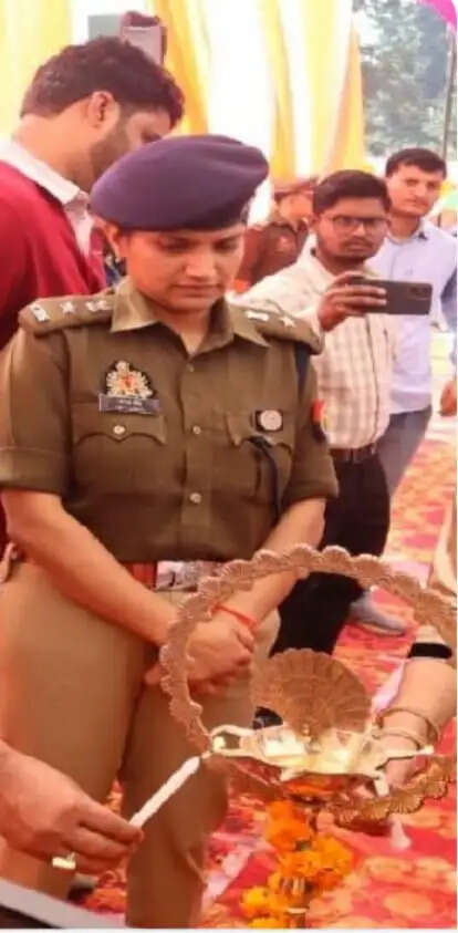 जिला विधिक सेवा प्राधिकरण शिविर में लोगों को दी गई कानूनी जानकारियां