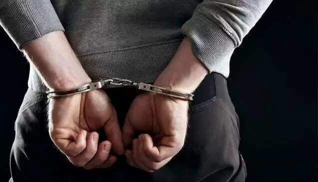 दस हजार का इनामी सुरेन्द्र गिरफ्तार