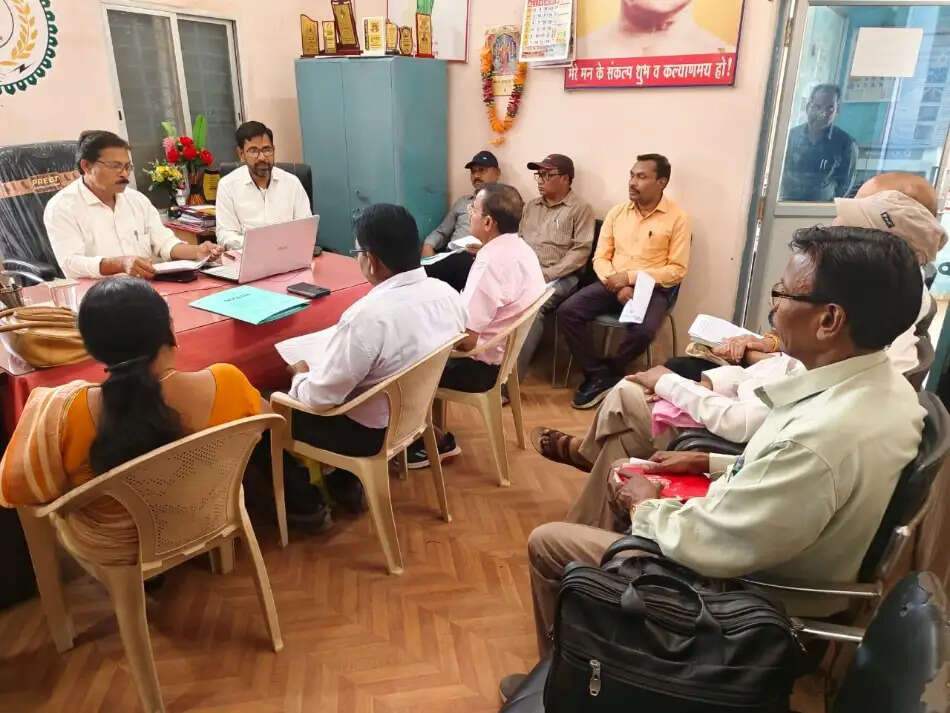 बोर्ड रिजल्ट में फिसड्डी स्कूलों पर गिरेगी गाज