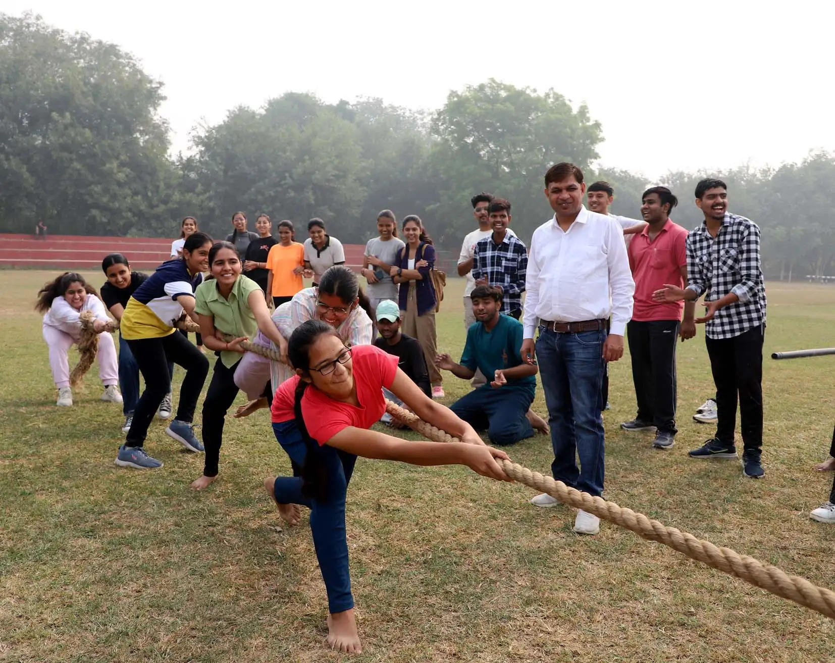 हिसार : खेल गतिविधियों से विद्यार्थियों में होता सकारात्मक ऊर्जा का संचार : प्रो. नरसीराम