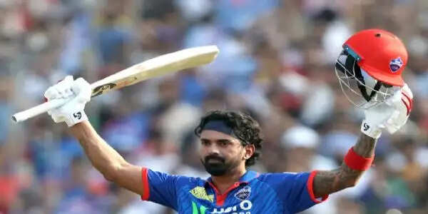 केएल राहुल का तूफानी शतक: दिल्ली कैपिटल्स ने पंजाब के खिलाफ खड़ा किया 264 रन का पहाड़
