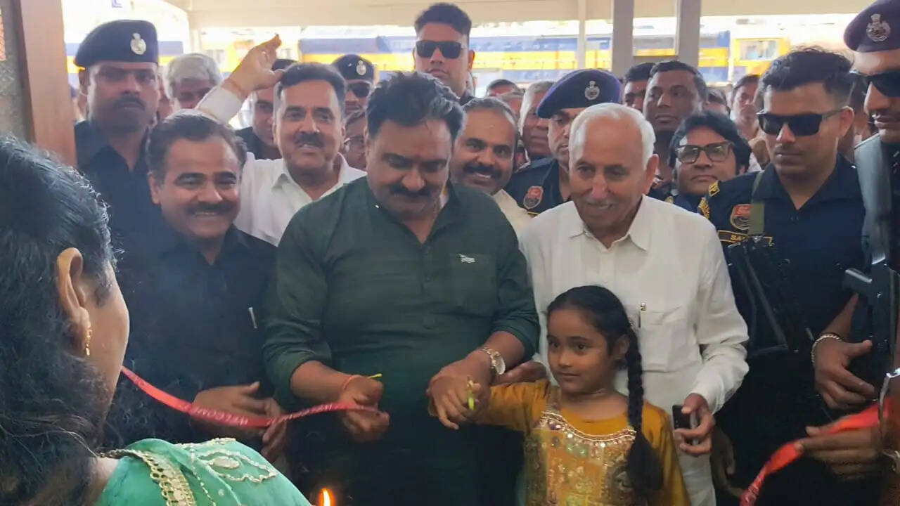 जींद : ग्रामीण क्षेत्रों के समग्र एवं संतुलित विकास के लिए किए निरंतर प्रयास कर रही सरकार : डा. कृष्ण मिड्ढा