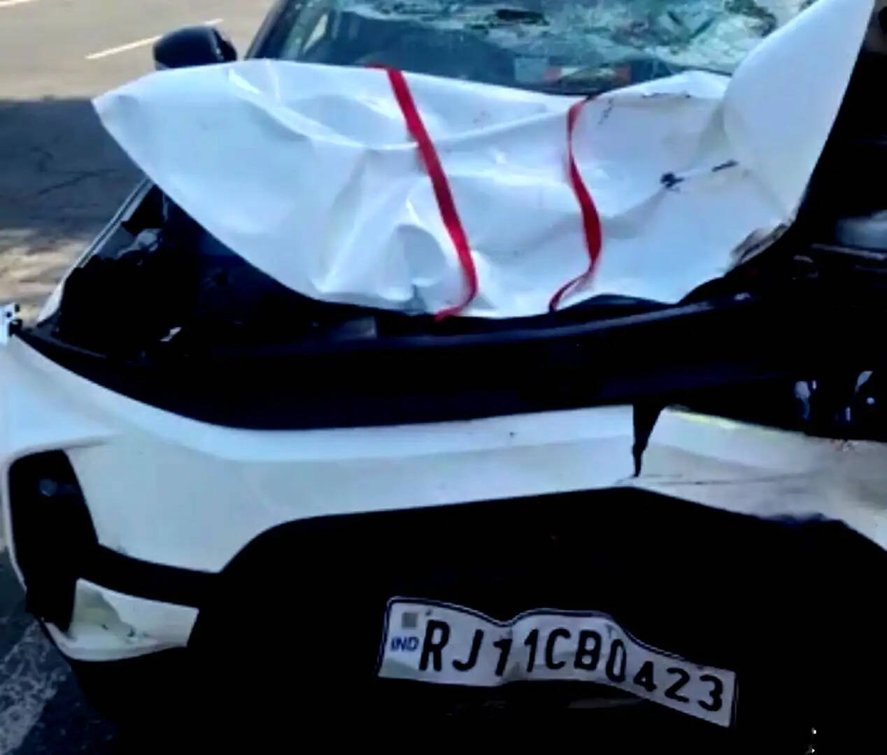 हादसा : कार और बाइक की भिड़ंत,दो युवकों की मौत