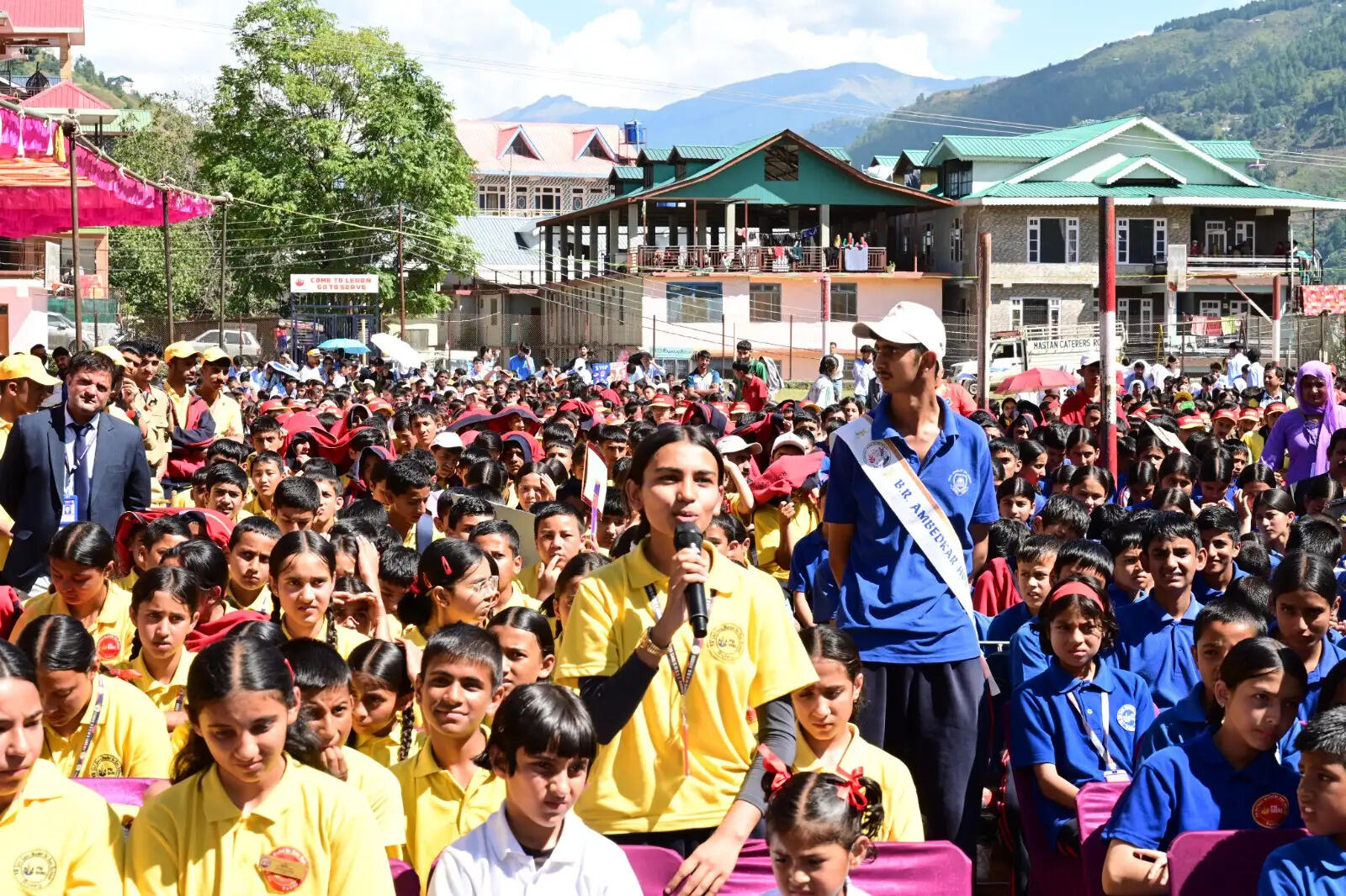 छात्रा ने मांगा नया भवन, सुक्खू ने रोहड़ू स्कूल को दिए दो करोड़ रुपये