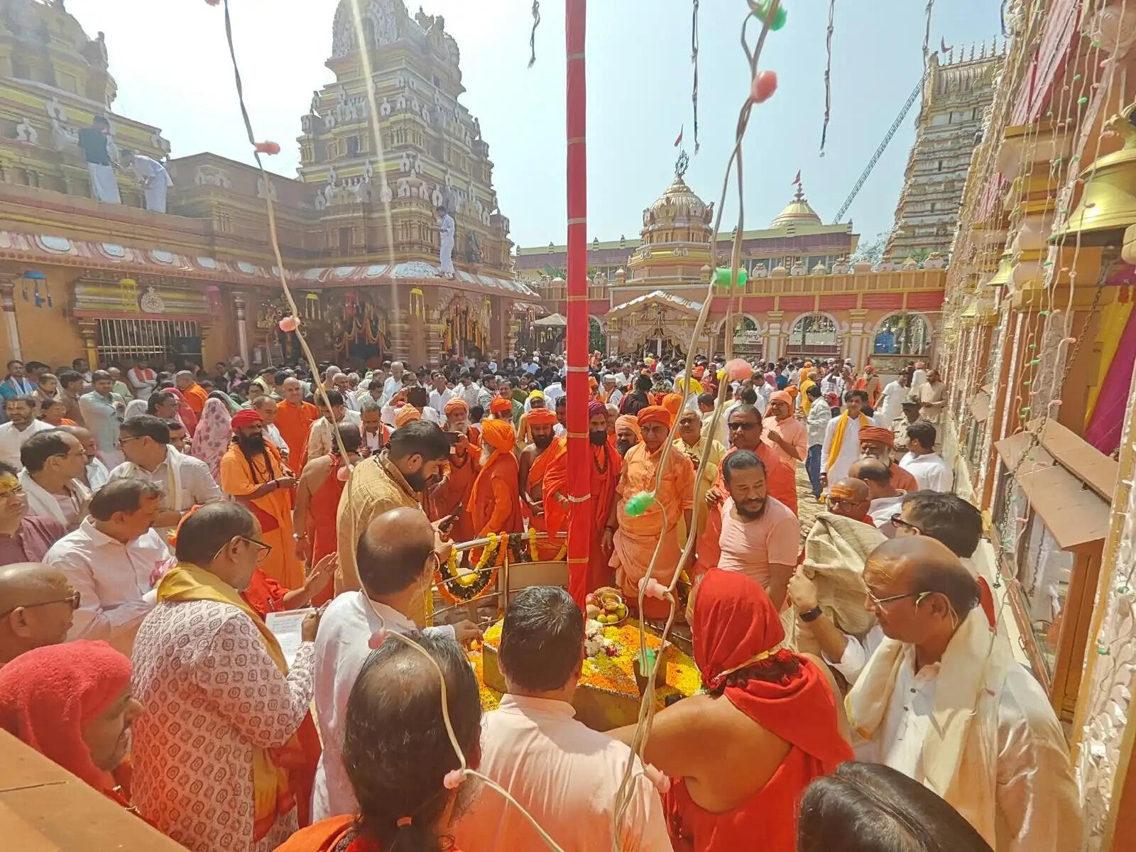 अनूपपुर: नर्मदा उद्गम मंदिर में कन्या भोज, कलश और जवारा विसर्जन के साथ शारदीय नवरात्रि का समापन