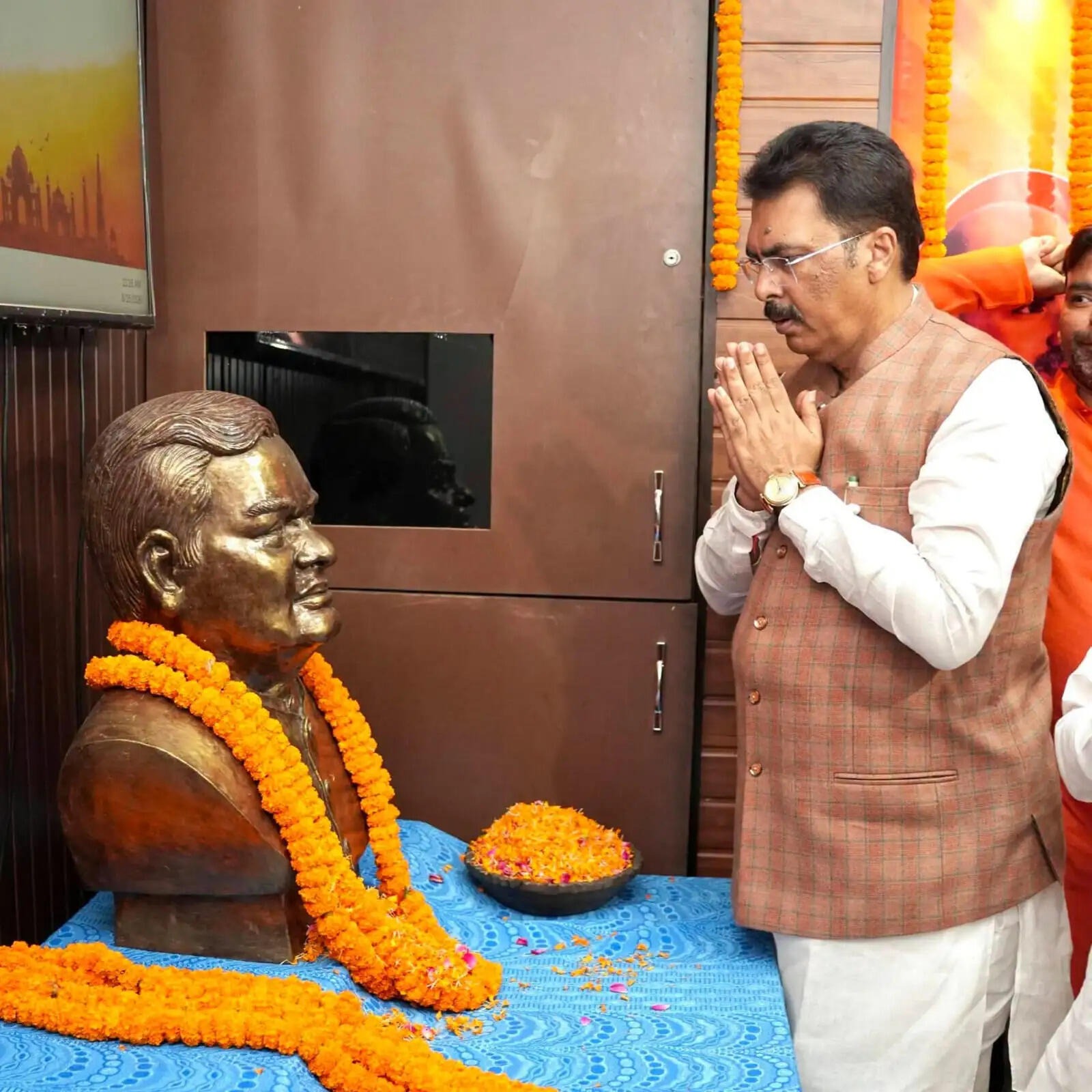 अटल जी के आदर्शों से प्रेरणा लेकर राष्ट्रसेवा के लिए कार्य करना सौभाग्य : संजय सरावगी