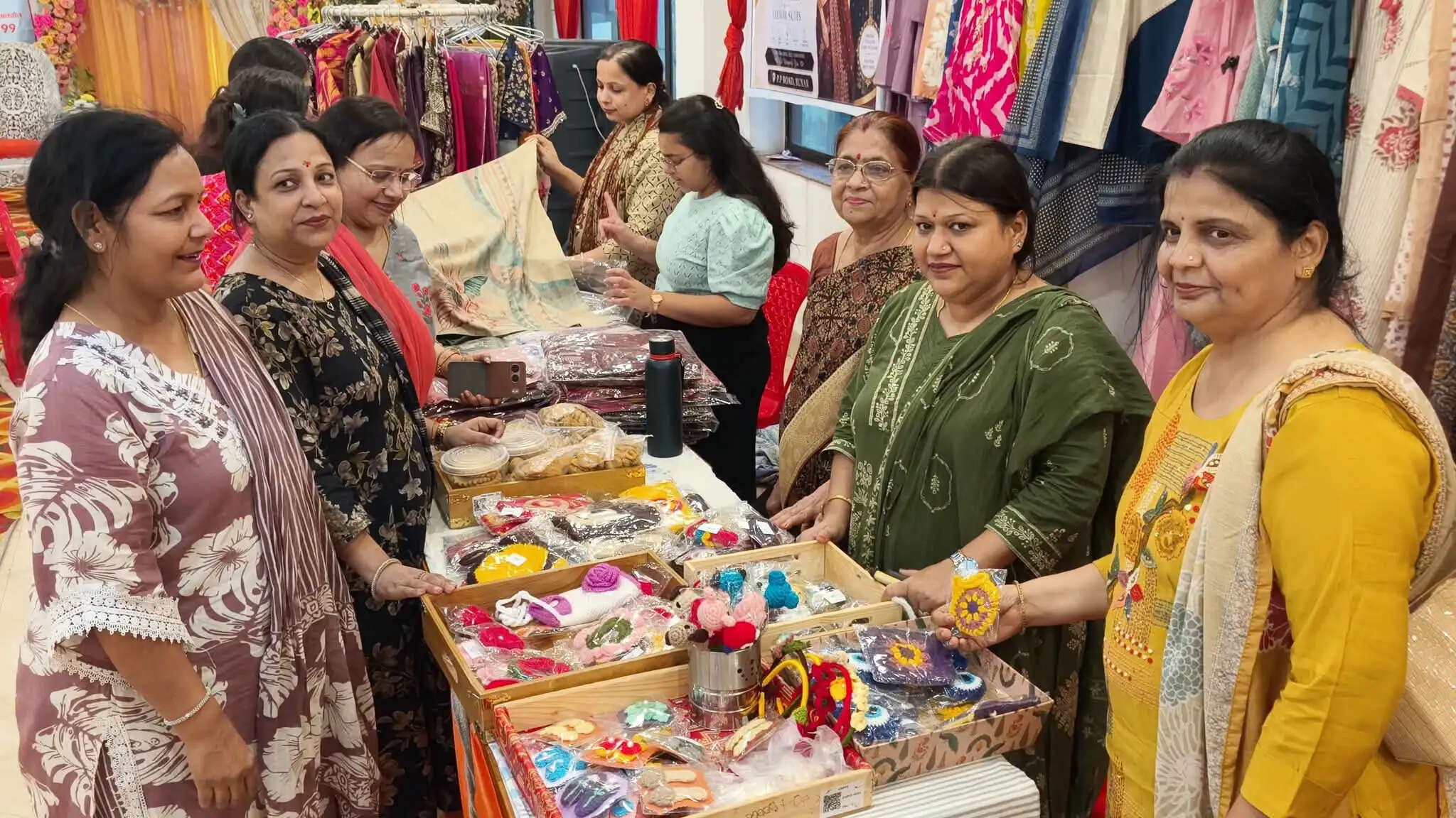 बक्सर में मारवाड़ी महिला समिति की दो दिवसीय सावन प्रदर्शनी का भव्य आयोजन