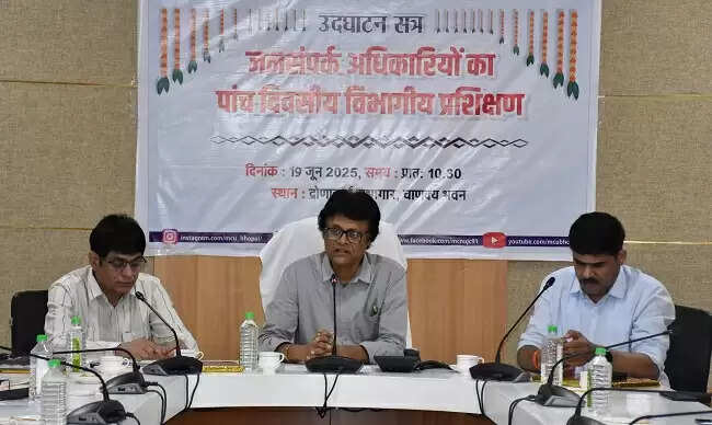 अपने भीतर के पत्रकार को जगाए रखें : कुलगुरु तिवारी