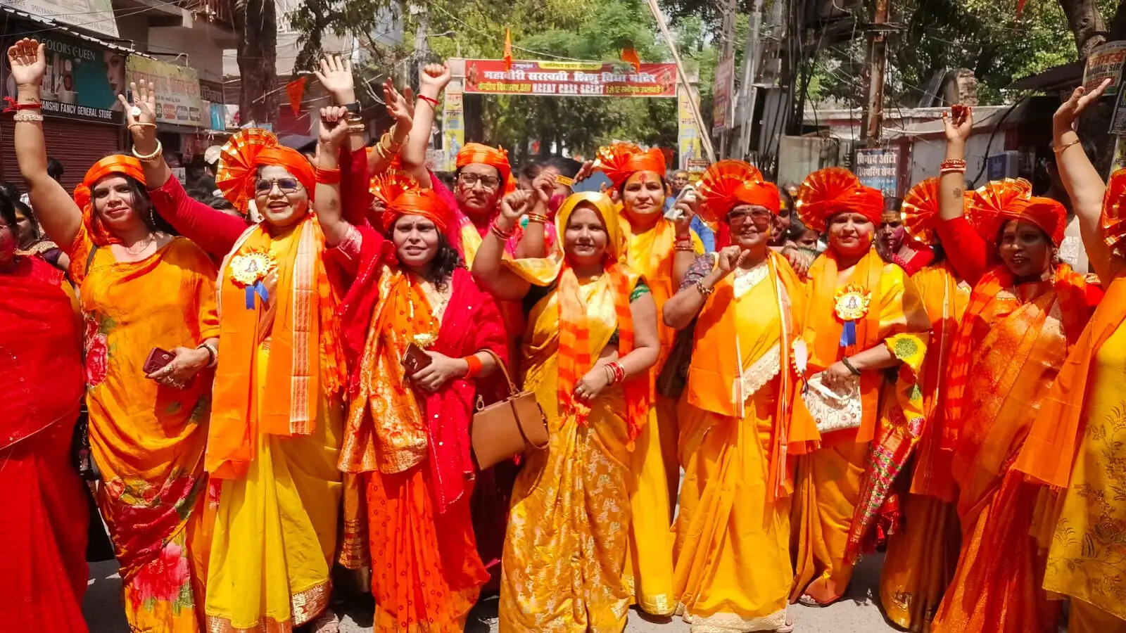 सीवान में रामनवमी पर भव्य शोभायात्रा, जयकारों से गूंजा शहर