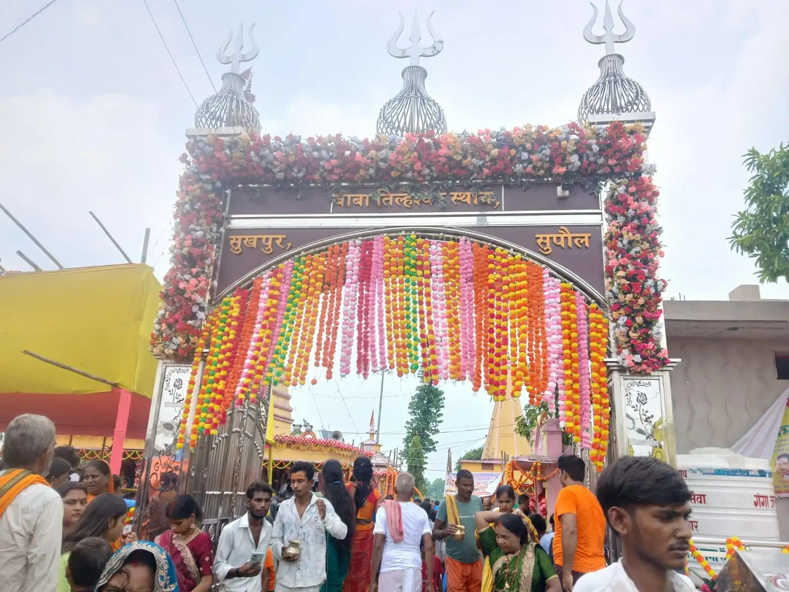 प्रथम सोमवारी पर शिवालयों में उमड़ा आस्था का सैलाब, हर-हर महादेव के जयघोष से गूंजा वातावरण