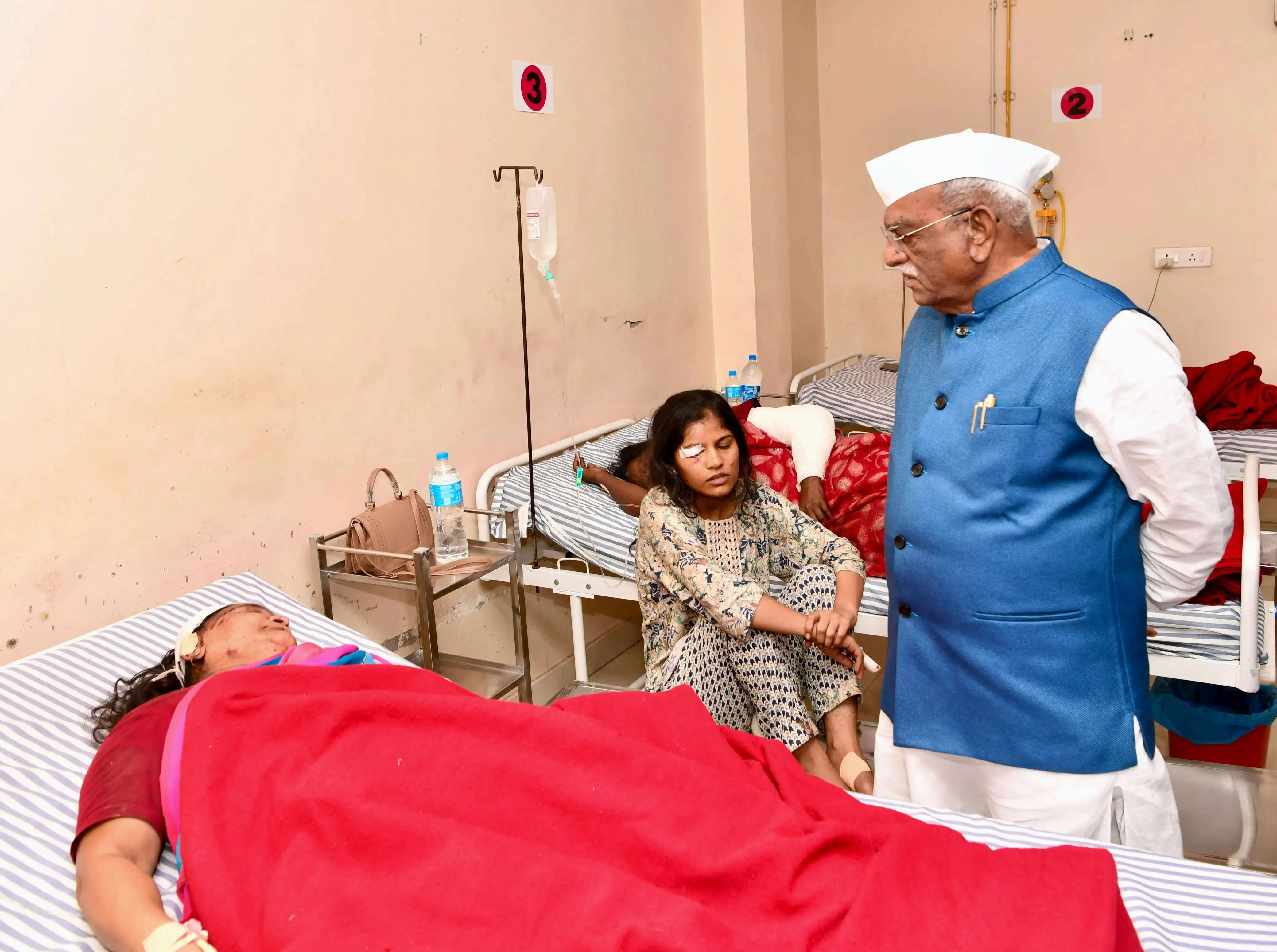 राज्यपाल ने अस्पताल पहुंचकर घायलों की कुशलक्षेम पूछी और जल्द स्वस्थ होने की कामना की
